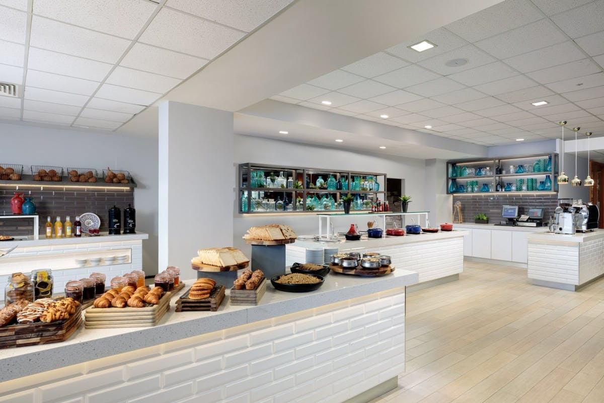 Hotel refurbishment for Rydges Cairns by ABACORP commercial construction company