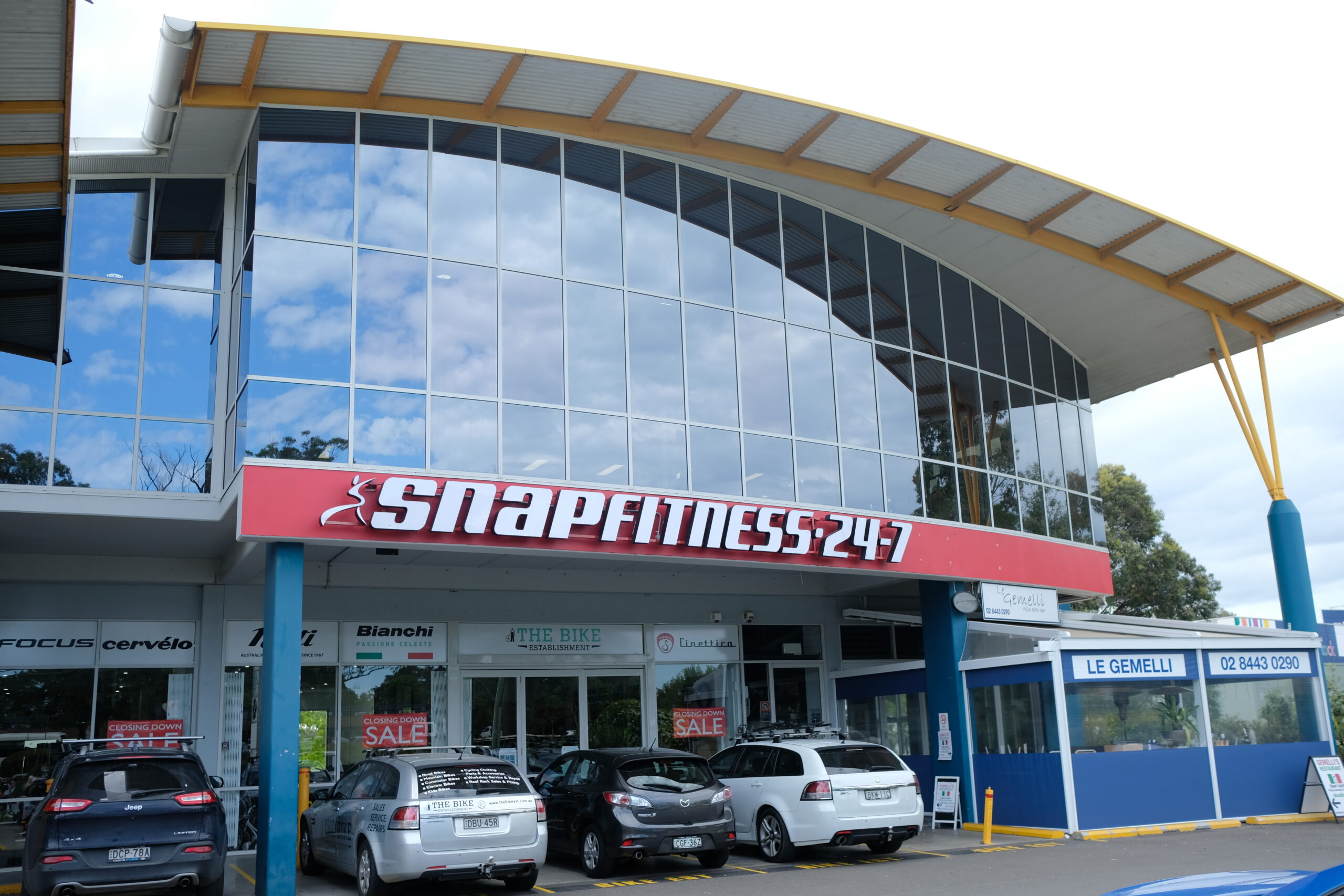 Commercial gym interior fit-out for Snap Fitness Campbelltown by ABACORP commercial fit-out company