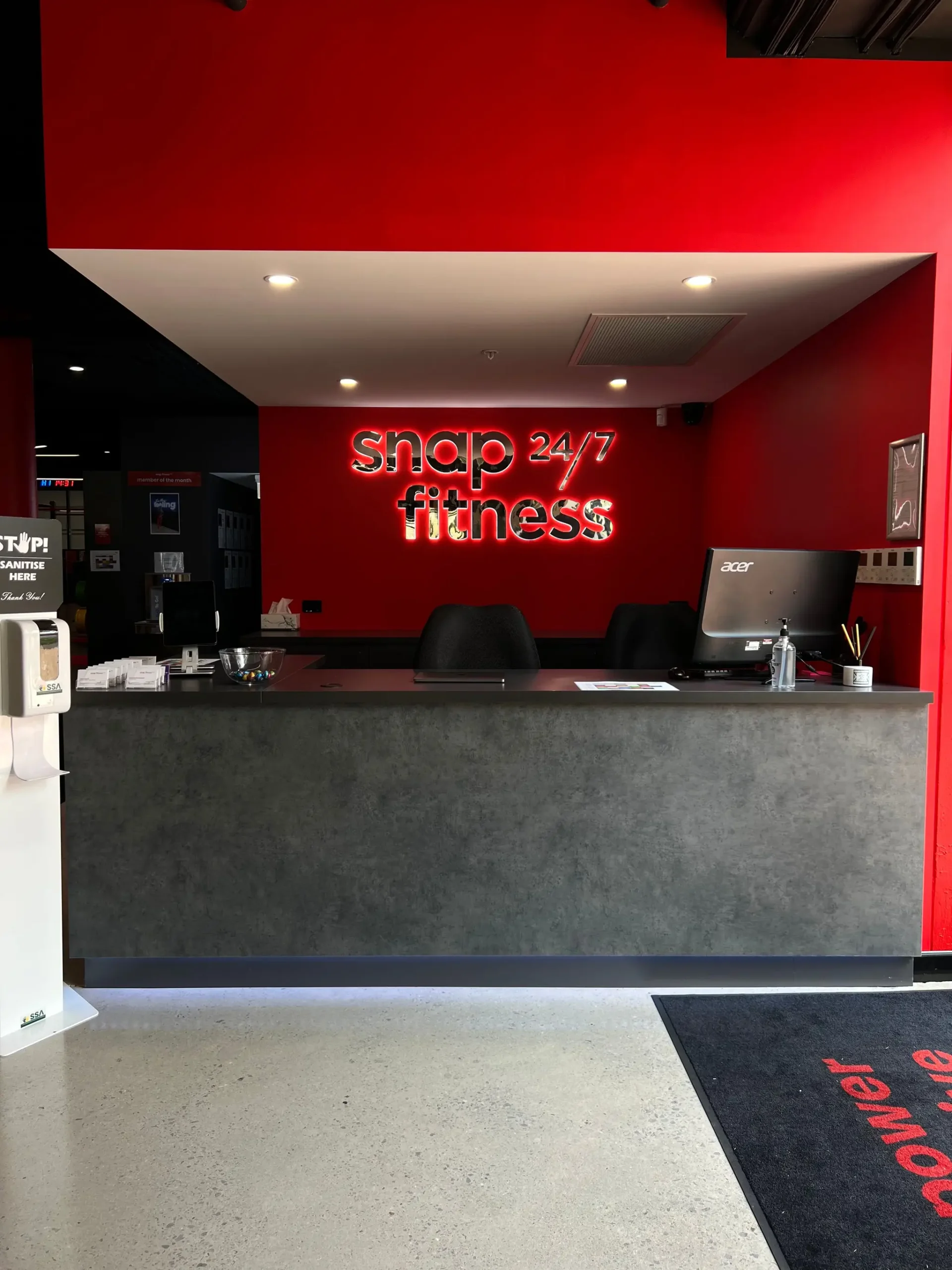 Commercial gym interior fit-out for Snap Fitness Beaumont Hills